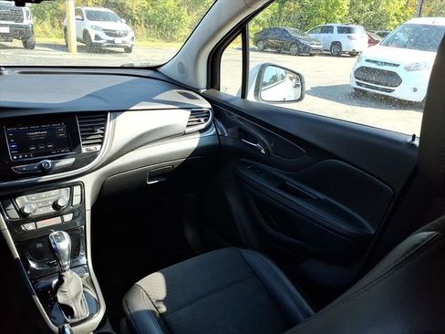 Used 2022 Buick Encore Preferred image 21