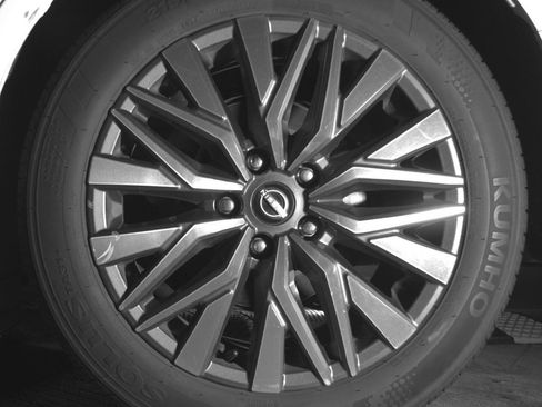 Used 2025 Nissan Altima 2.5 SV FWD image 14