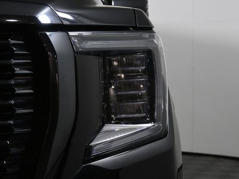 Used 2024 GMC Yukon Denali Ultimate AWD/4WD image 11