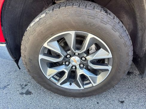 Used 2025 Chevrolet Silverado 1500 LT AWD/4WD image 10