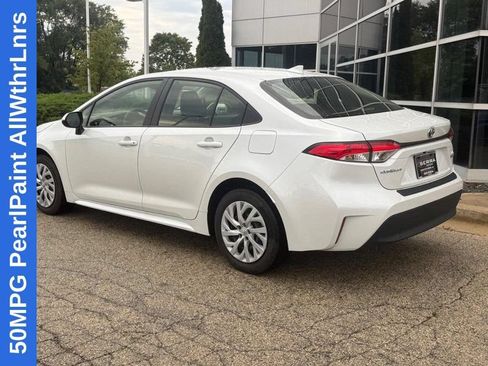 Used 2024 Toyota Corolla LE FWD image 5