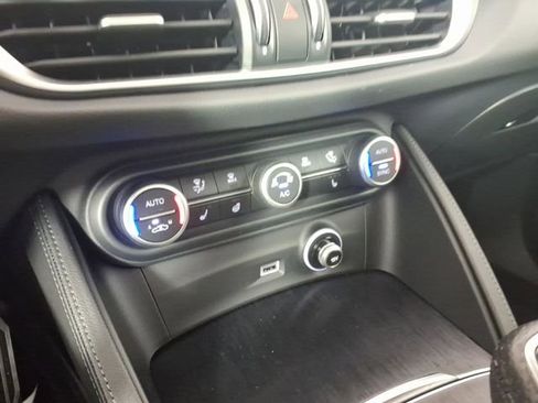 Used 2024 Alfa Romeo Stelvio Sprint image 28