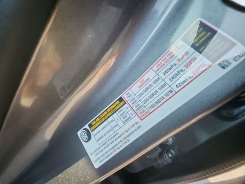 Used 2023 Nissan Pathfinder Platinum image 38