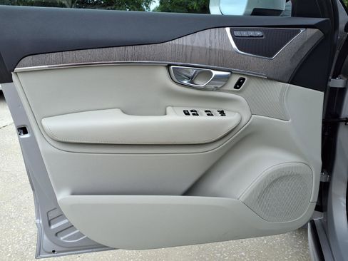 Certified 2023 Volvo XC90 B6 Plus AWD/4WD image 21