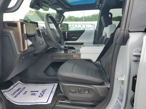 New 2025 GMC Hummer EV 2X image 18
