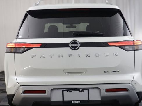 Used 2023 Nissan Pathfinder SL AWD/4WD image 17