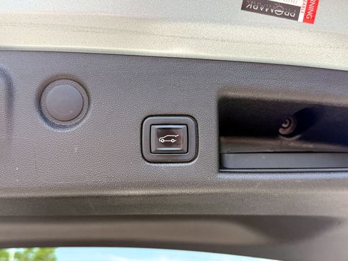 Certified 2022 Chevrolet Equinox Premier AWD/4WD image 17