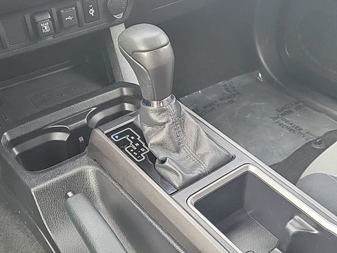 Used 2021 Toyota Tacoma TRD Off-Road AWD/4WD image 22