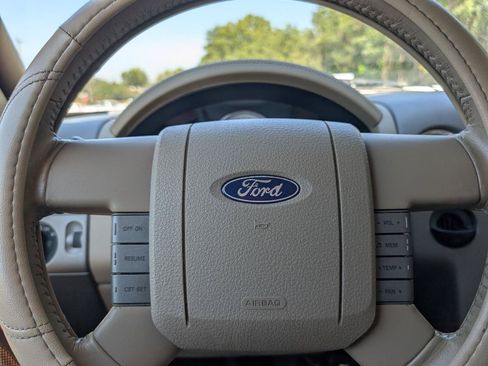 Used 2004 Ford F150 Lariat RWD image 14