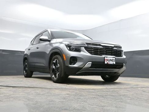 Used 2025 Kia Seltos S image 45