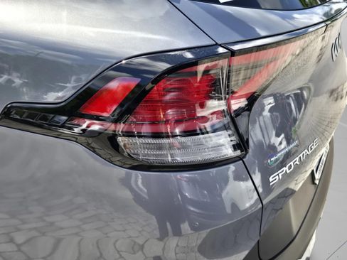 Used 2024 Kia Sportage EX image 21