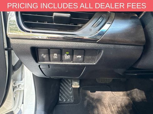 Used 2017 Toyota Avalon XLE Premium FWD image 9
