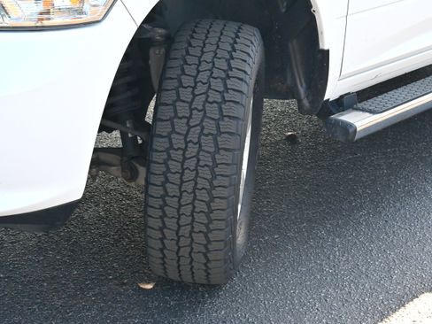 Used 2019 RAM 1500 Express image 32