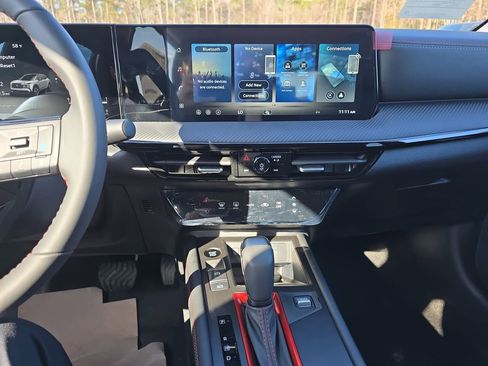 New 2026 Nissan Kicks SR image 23