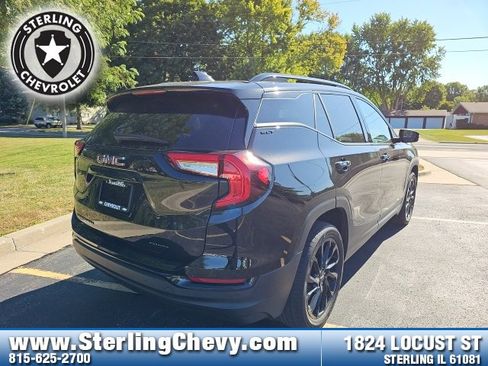 Used 2023 GMC Terrain SLT w/ Elevation Edition image 5