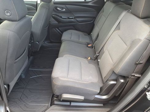 Used 2021 Chevrolet Traverse LS AWD/4WD image 13