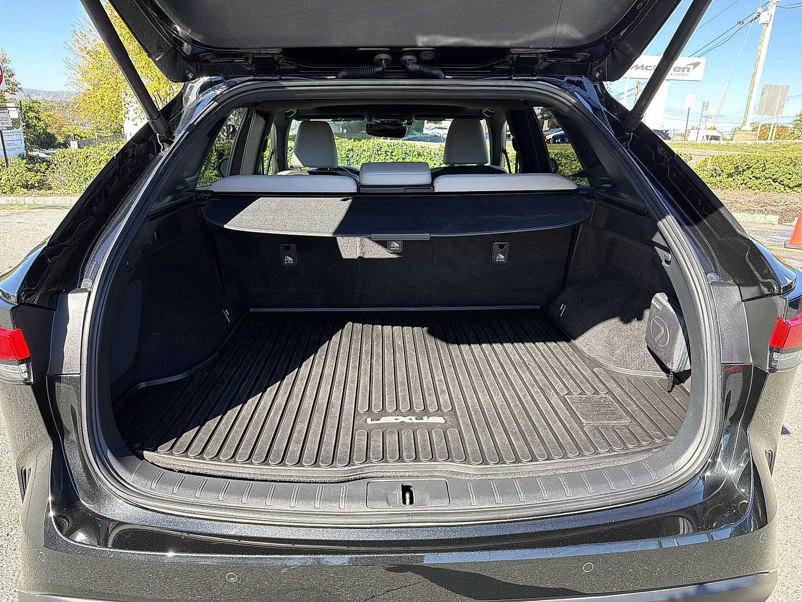 Used 2023 Lexus RX 350 Premium w/ Accessory Package AWD/4WD image 27