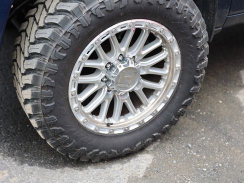 Used 2023 RAM 2500 Big Horn w/ Night Edition AWD/4WD image 8