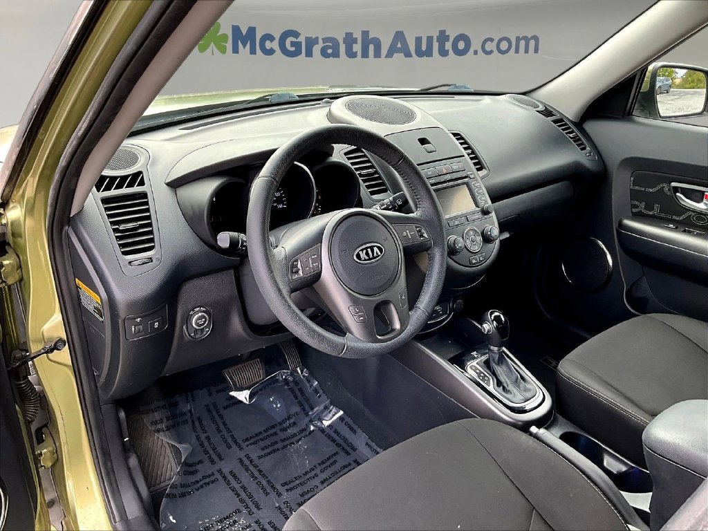 Used 2012 Kia Soul + w/ Audio Pkg FWD image 18