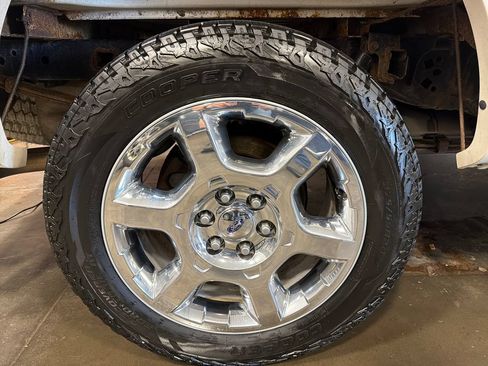 Used 2014 Ford F150 Lariat w/ Equipment Group 502A Luxury AWD/4WD image 21