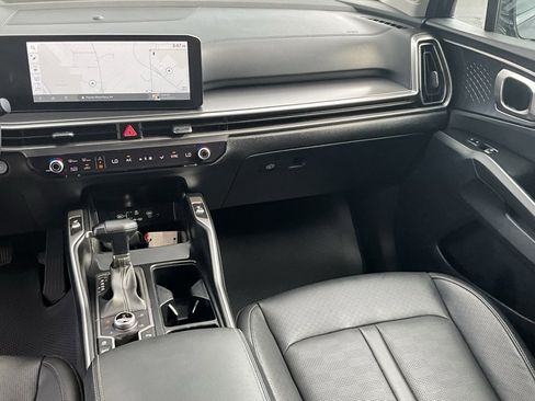 Used 2025 Kia Sorento S image 26