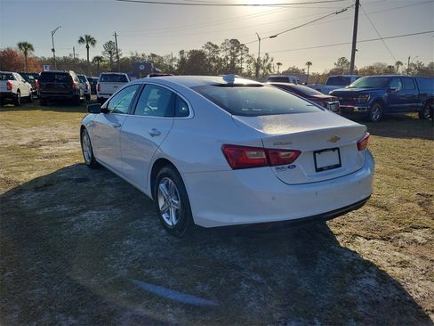 Used 2024 Chevrolet Malibu LT image 3