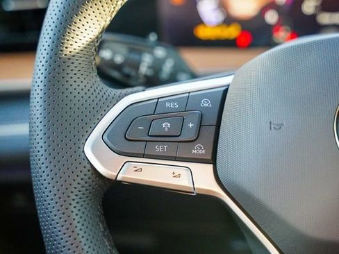 New 2026 Volkswagen Tiguan SEL R-Line image 12