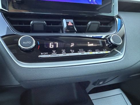 Used 2025 Toyota Corolla LE image 15