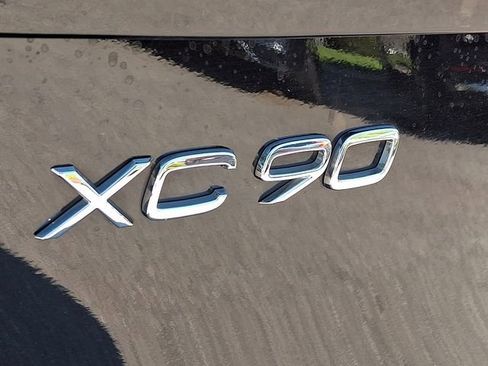 Used 2016 Volvo XC90 T6 Momentum w/ Momentum Plus Package AWD/4WD image 32