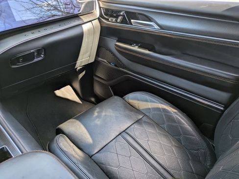 Used 2023 Jeep Grand Wagoneer Series III w/ Rear Seat Video Group 1 AWD/4WD image 18
