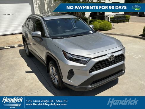 Used 2025 Toyota RAV4 XLE w/ Convenience Package image 1