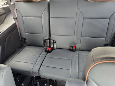 New 2026 GMC Yukon AT4 w/ AT4 Premium Package AWD/4WD image 9