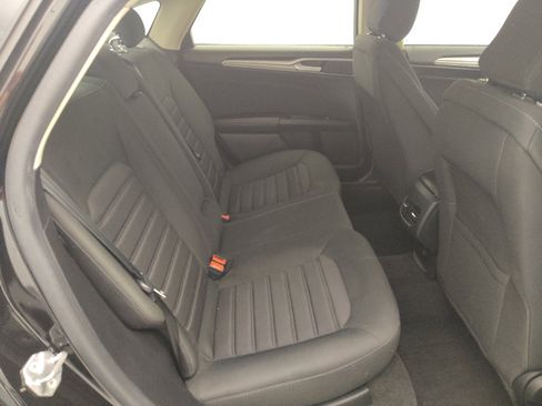 Used 2020 Ford Fusion SE image 19