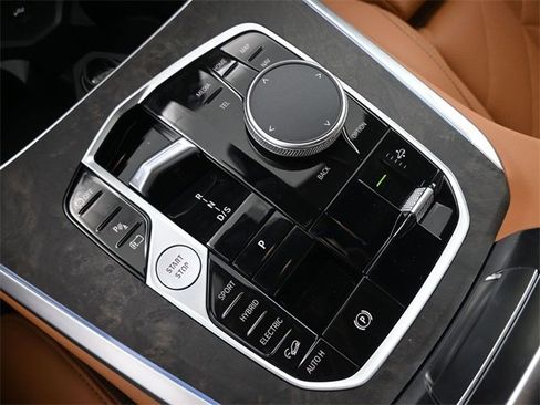 New 2026 BMW X5 xDrive50e w/ Premium Package image 19