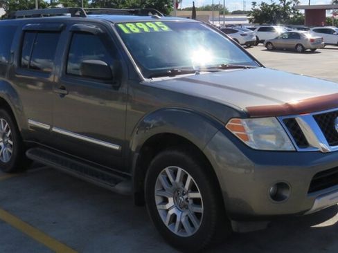 Used 2008 Nissan Pathfinder LE RWD image 4