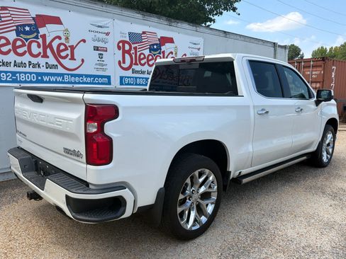 Used 2020 Chevrolet Silverado 1500 High Country w/ Technology Package AWD/4WD image 3