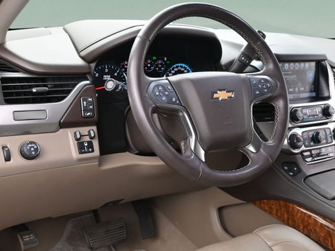 Used 2020 Chevrolet Tahoe Premier RWD image 13