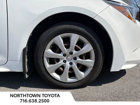 Used 2021 Toyota Corolla LE w/ Carpet Mat Package (TMS) FWD image 8