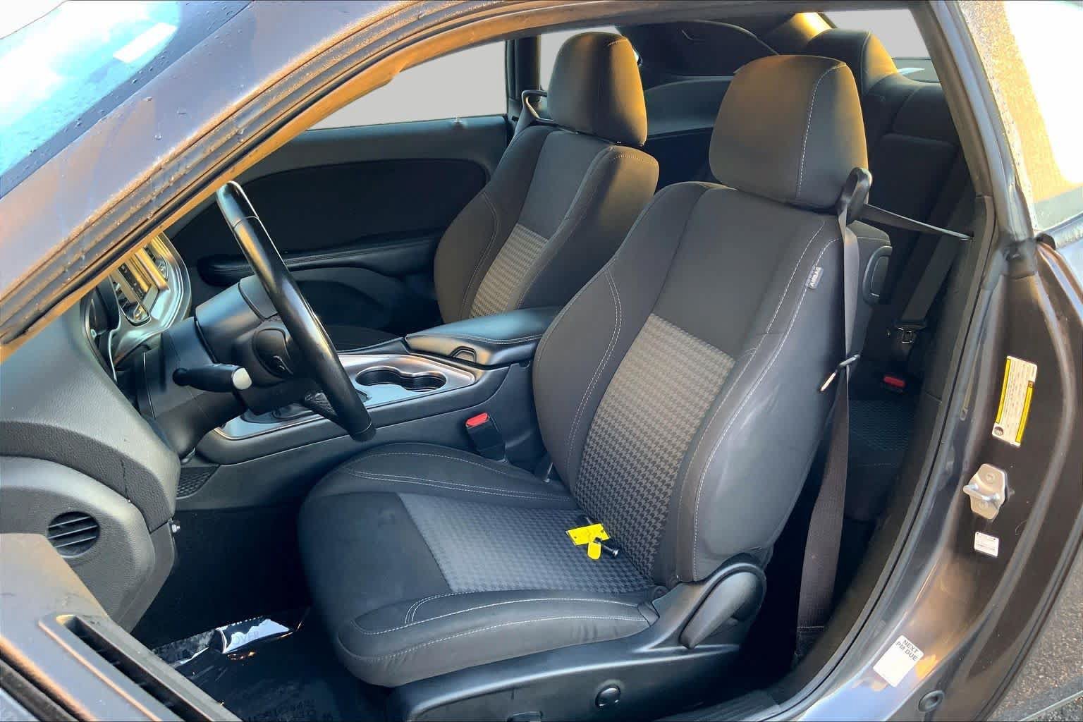 Used 2023 Dodge Challenger SXT RWD image 7