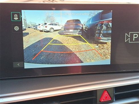 Certified 2025 Kia Sorento LX image 16