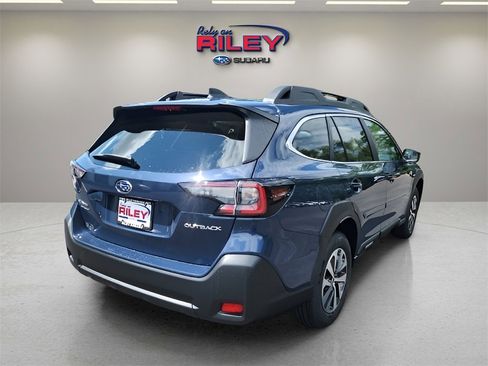 Certified 2025 Subaru Outback Premium image 5