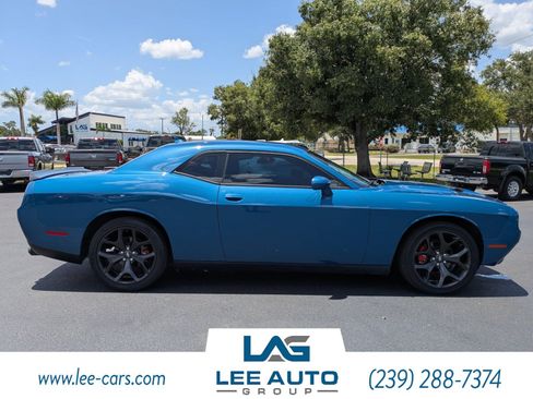 Used 2020 Dodge Challenger SXT w/ Blacktop Package RWD image 2