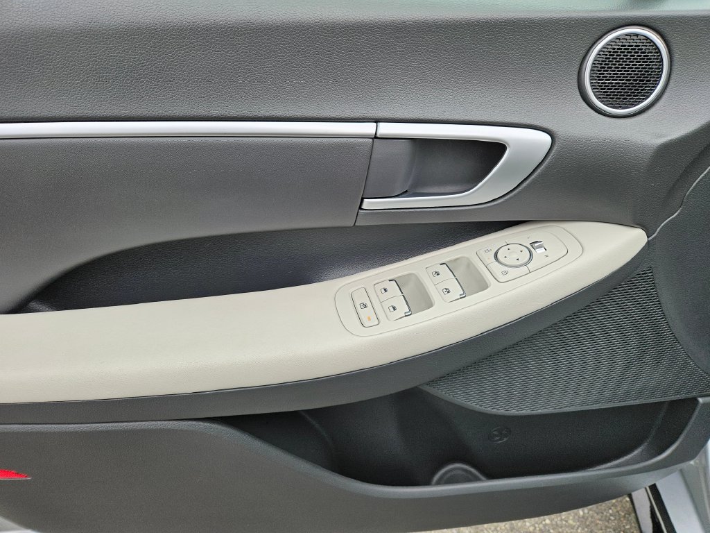 Used 2025 Hyundai Sonata SEL FWD image 18