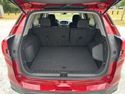 Used 2022 GMC Terrain SLE FWD image 18