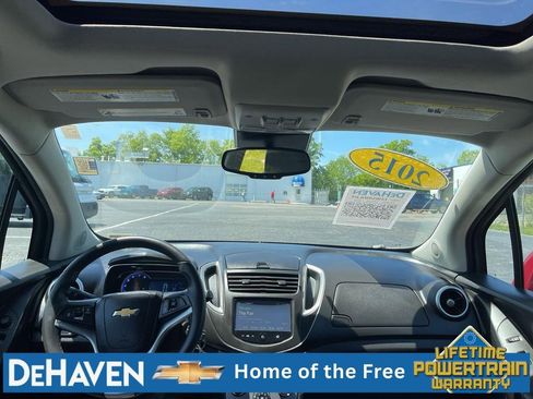 Used 2015 Chevrolet Trax LT w/ LT Sun and Sound Package AWD/4WD image 21