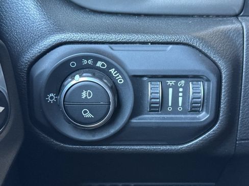 Used 2022 Jeep Gladiator Overland AWD/4WD image 33