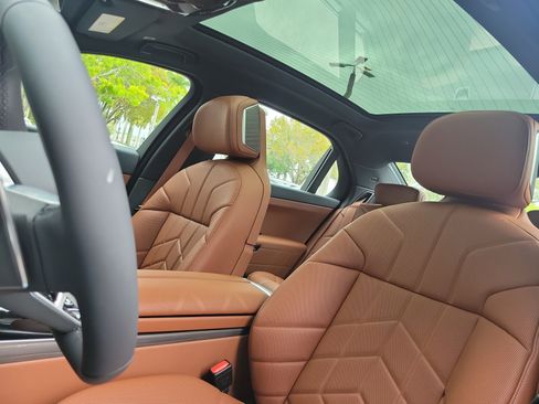 New 2026 BMW 740i w/ Premium Package RWD image 20