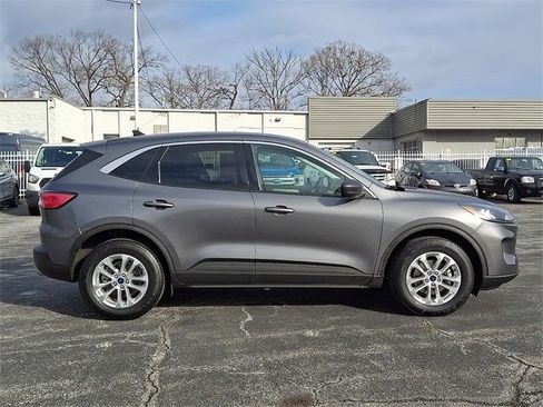 Used 2022 Ford Escape SE w/ Cold Weather Package image 7