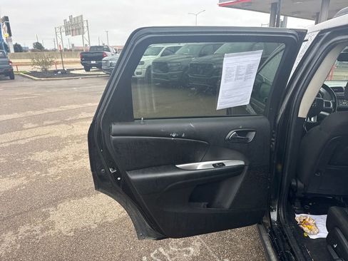 Used 2019 Dodge Journey SE w/ Premium Group image 16