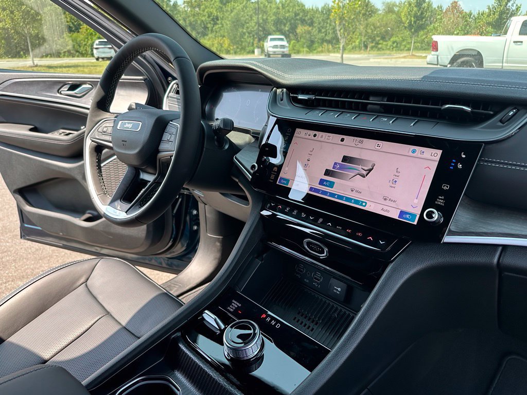 New 2027 Jeep Grand Cherokee Limited AWD/4WD image 37